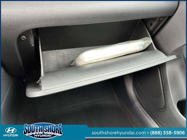 Certified 2022 Hyundai Venue SEL image 36