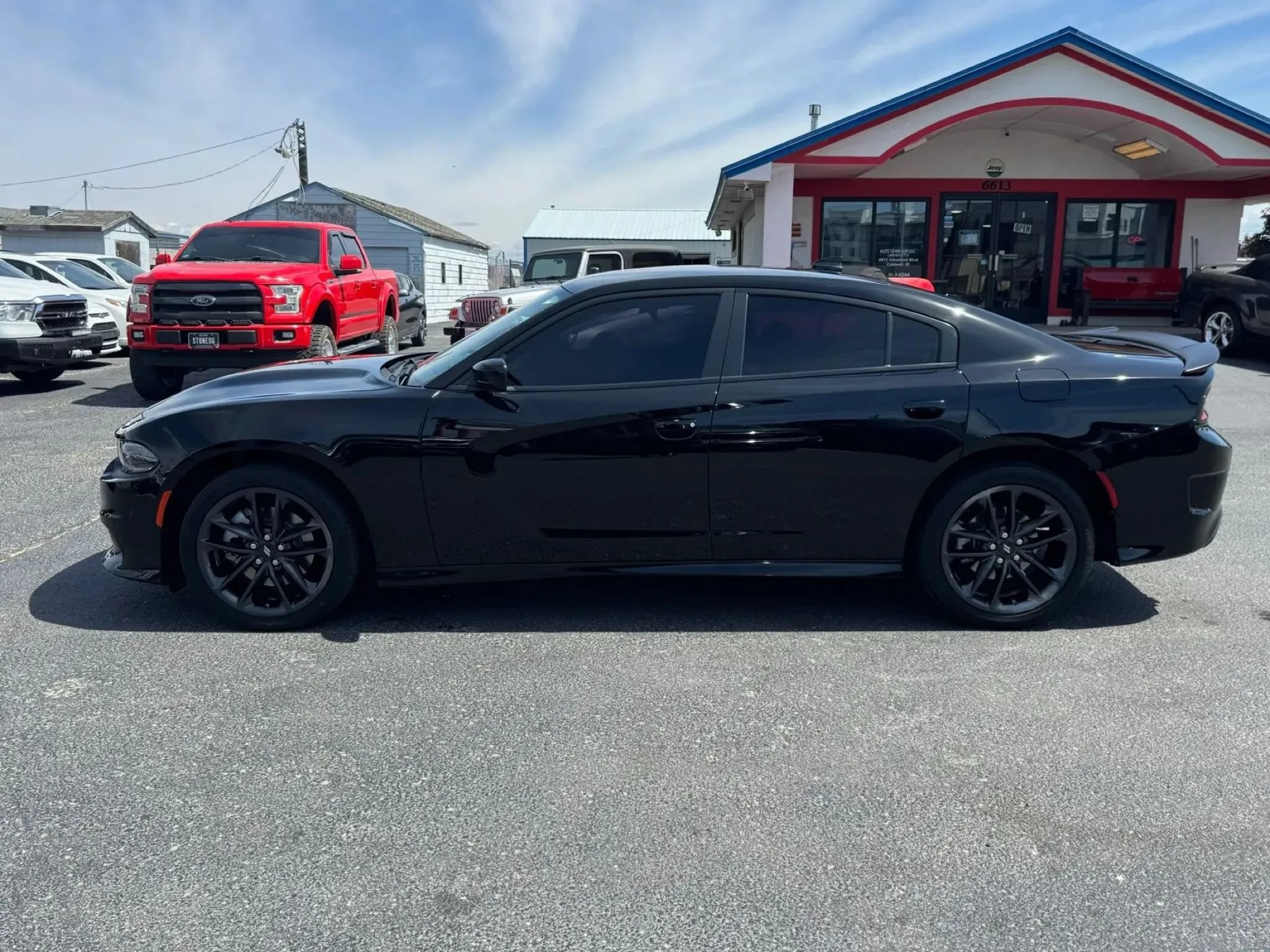 Used 2022 Dodge Charger GT w/ Blacktop Package AWD/4WD image 2