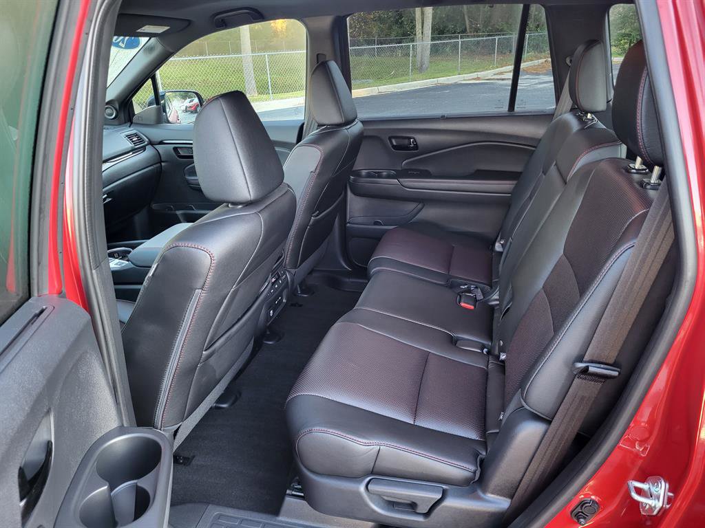 Certified 2025 Honda Passport Black Edition image 15