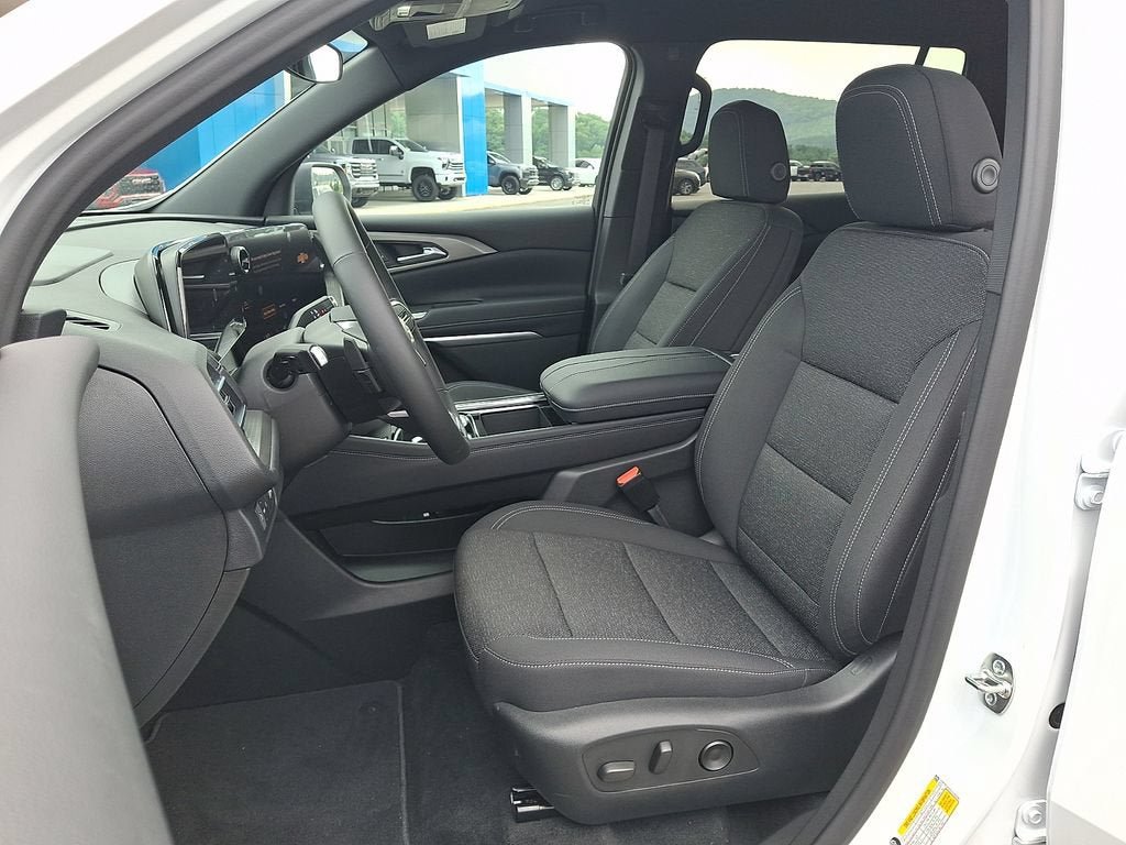 New 2027 Chevrolet Traverse LT FWD image 6