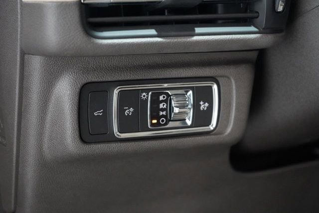 Used 2022 Lincoln Corsair Reserve w/ Equipment Group 201A AWD/4WD image 22