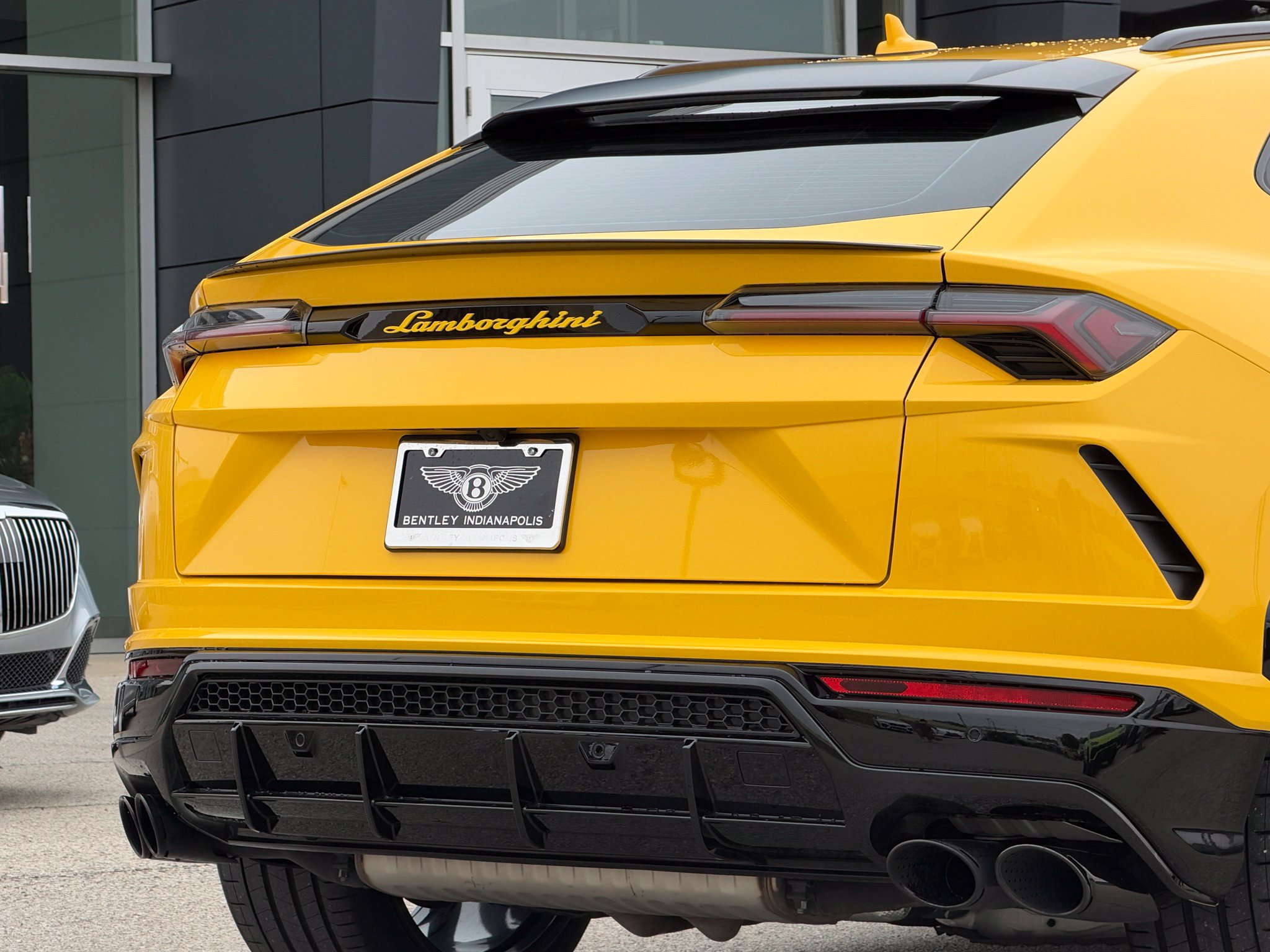 Used 2022 Lamborghini Urus AWD/4WD image 12