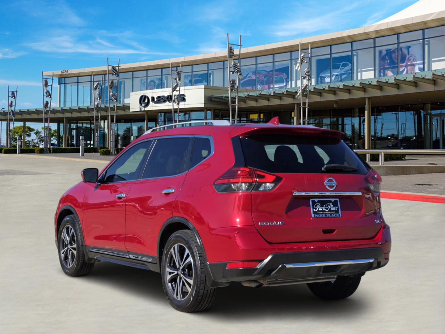 Used 2017 Nissan Rogue SL image 4