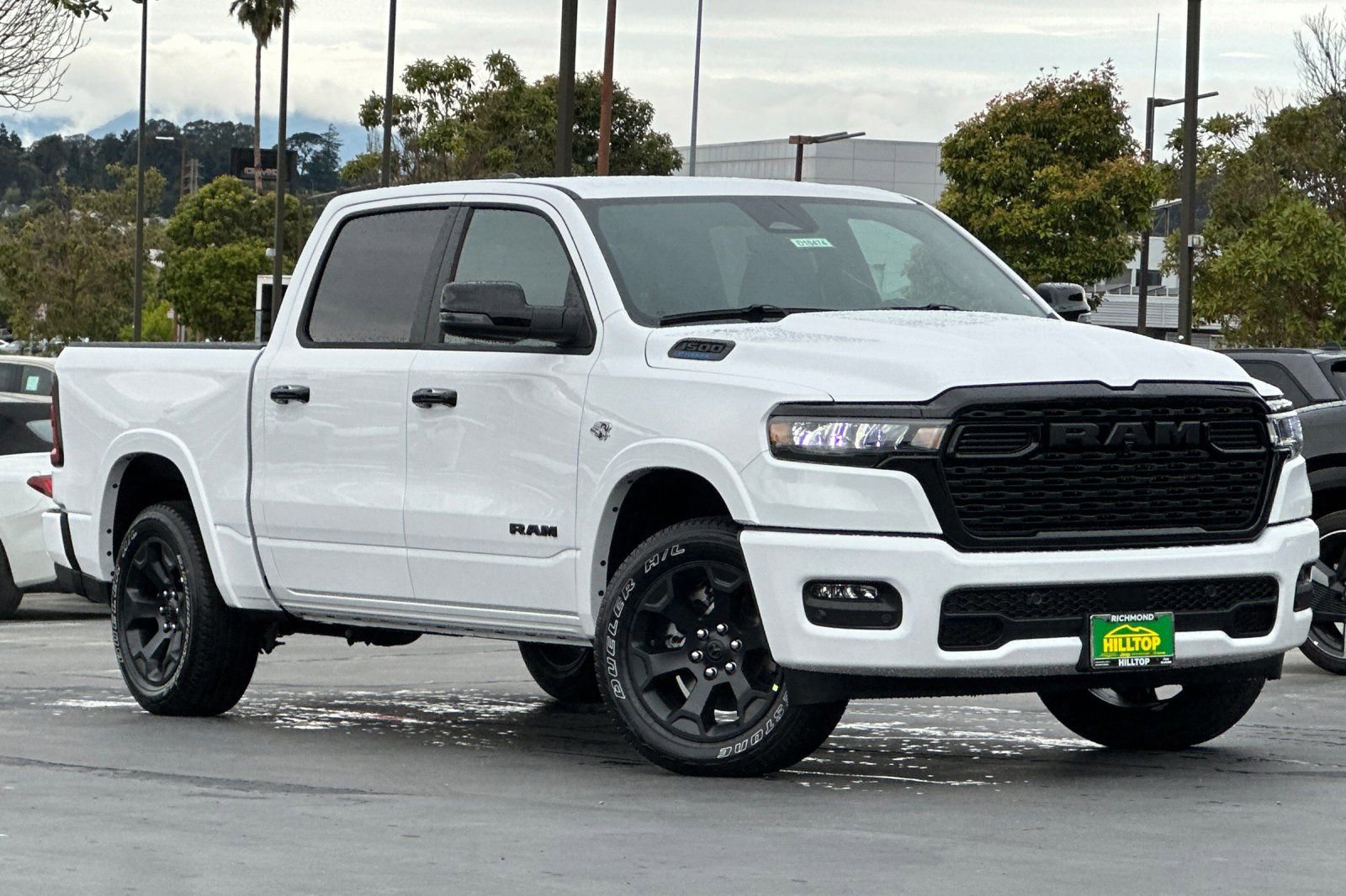 New 2026 RAM 1500 4x4 Crew Cab image 2
