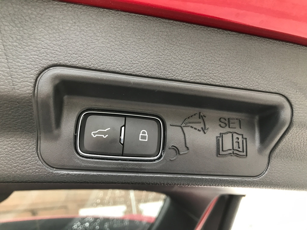 Used 2020 Ford Explorer XLT w/ Comfort Package image 27