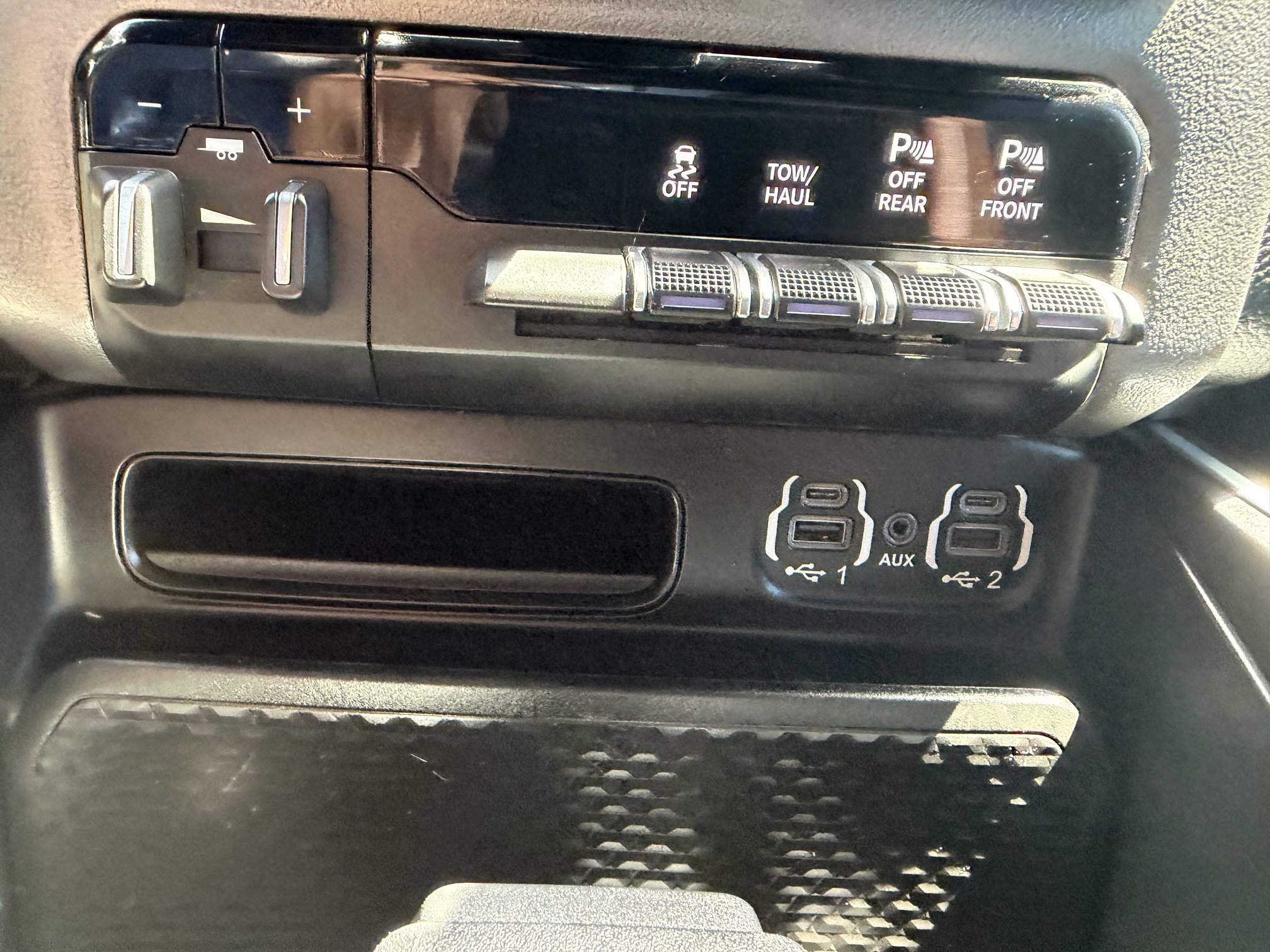 Used 2021 RAM 1500 Big Horn AWD/4WD image 38