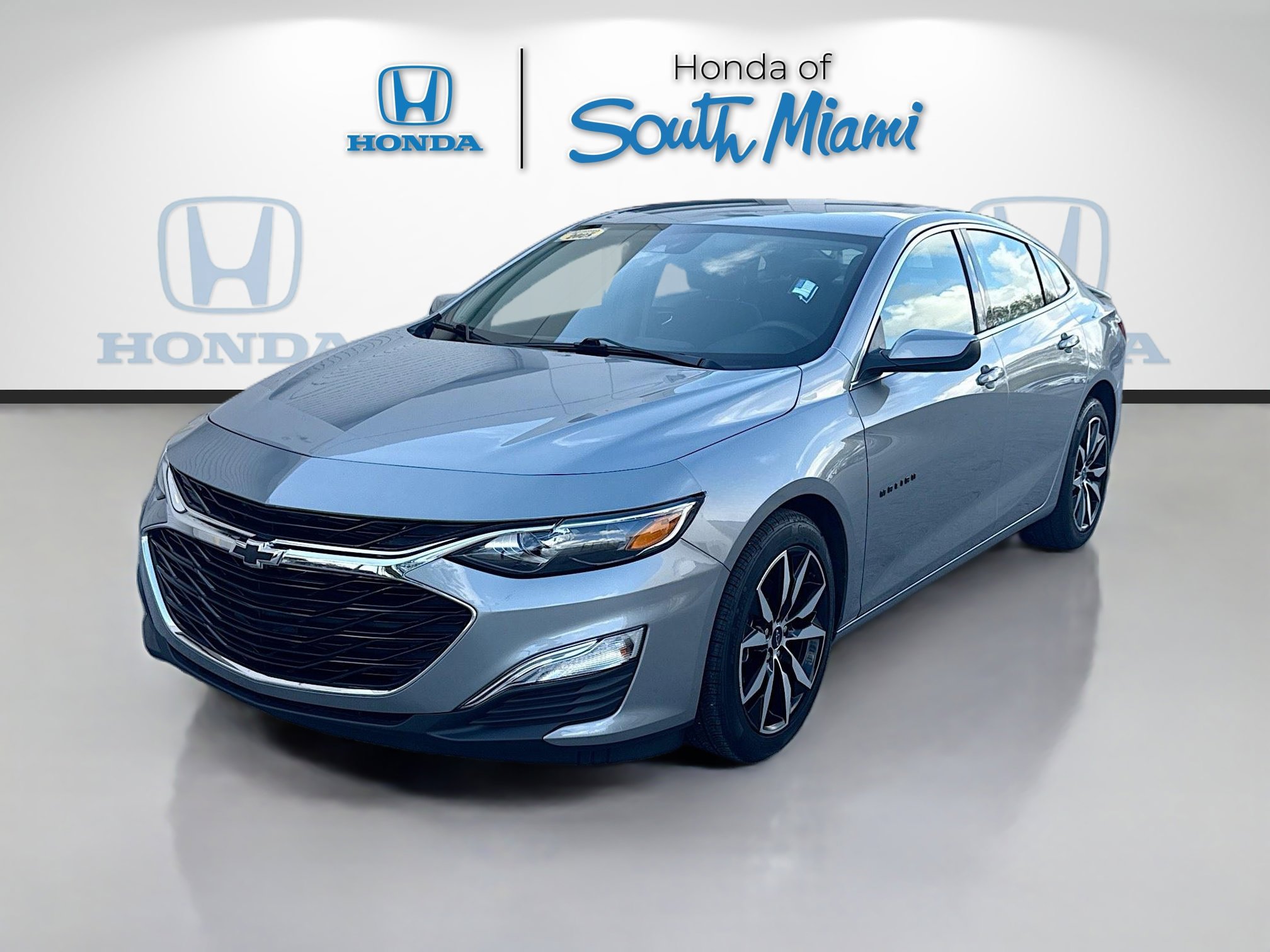 Used 2025 Chevrolet Malibu RS image 3