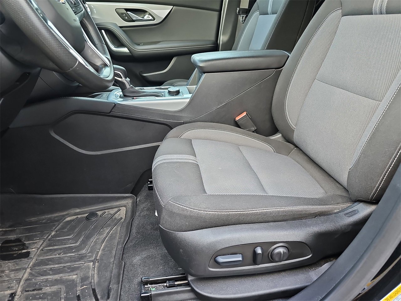 Certified 2023 Chevrolet Blazer LT w/ Convenience Package image 19