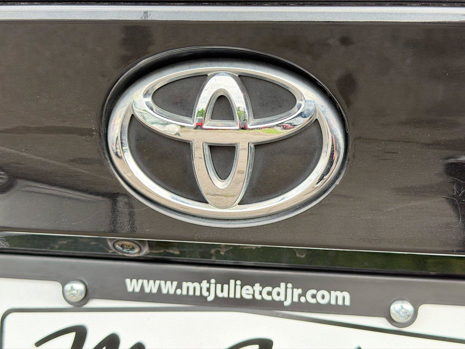 Used 2021 Toyota C-HR XLE FWD image 12