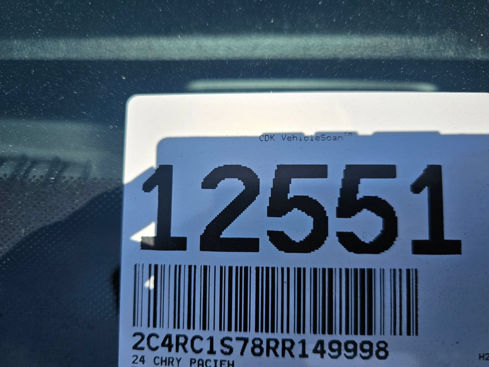 Used 2024 Chrysler Pacifica Limited FWD image 12