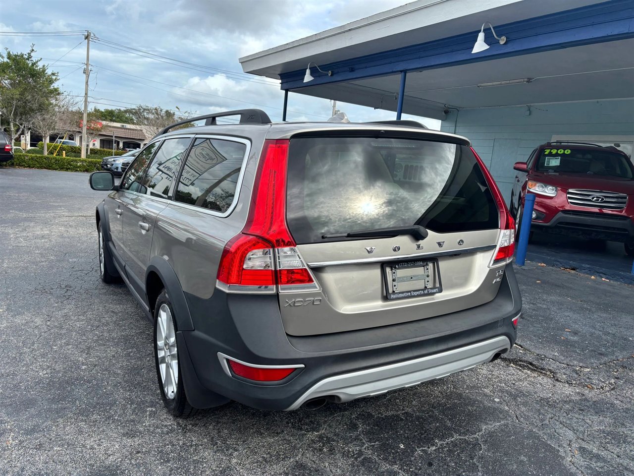 Used 2016 Volvo XC70 T5 Premier w/ Proximity Package image 3
