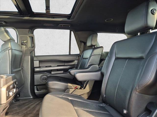 Used 2020 Ford Expedition XLT w/ Equipment Group 202A AWD/4WD image 21