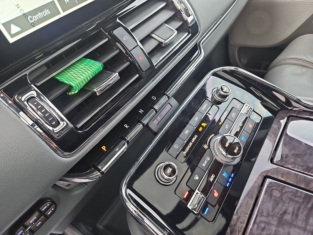 Used 2019 Lincoln Navigator Reserve w/ Cargo Package AWD/4WD image 24