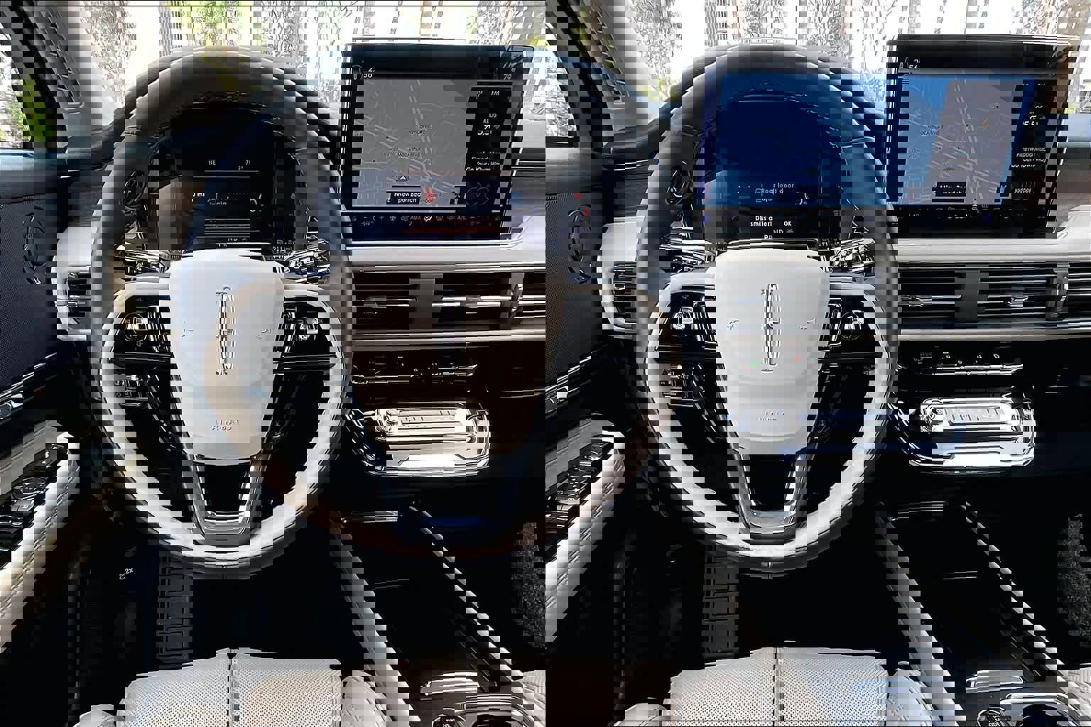 Used 2025 Lincoln Corsair Grand Touring w/ Equipment Group 302A image 5