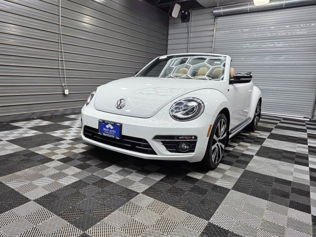 Used 2015 Volkswagen Beetle R-Line FWD image 39