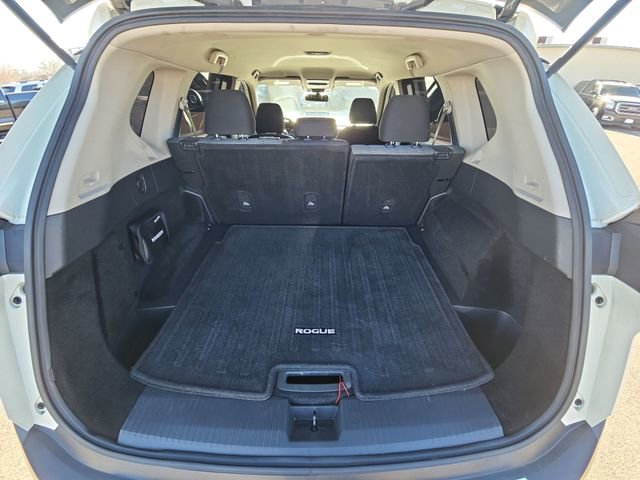 Used 2021 Nissan Rogue SV AWD/4WD image 15