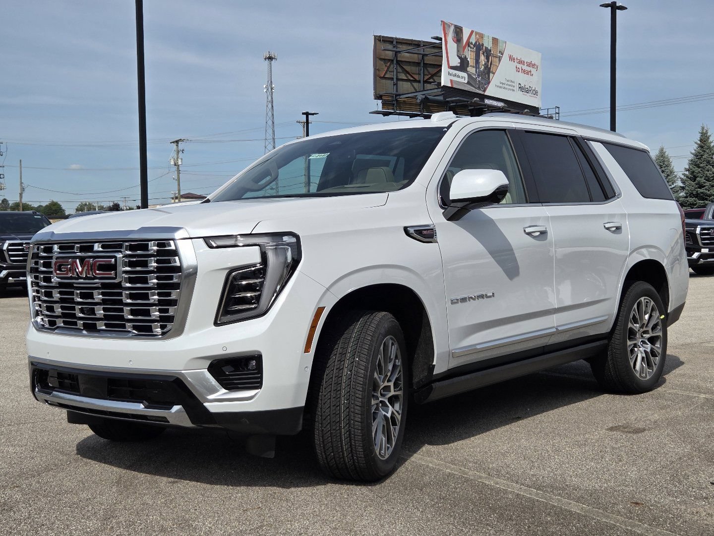 New 2026 GMC Yukon Denali w/ Sun & Power Step Package AWD/4WD image 16