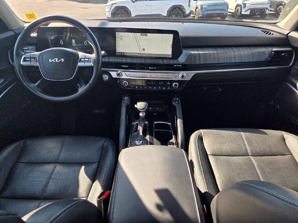 Used 2024 Kia Telluride EX w/ EX Captain's Chair Package AWD/4WD image 12