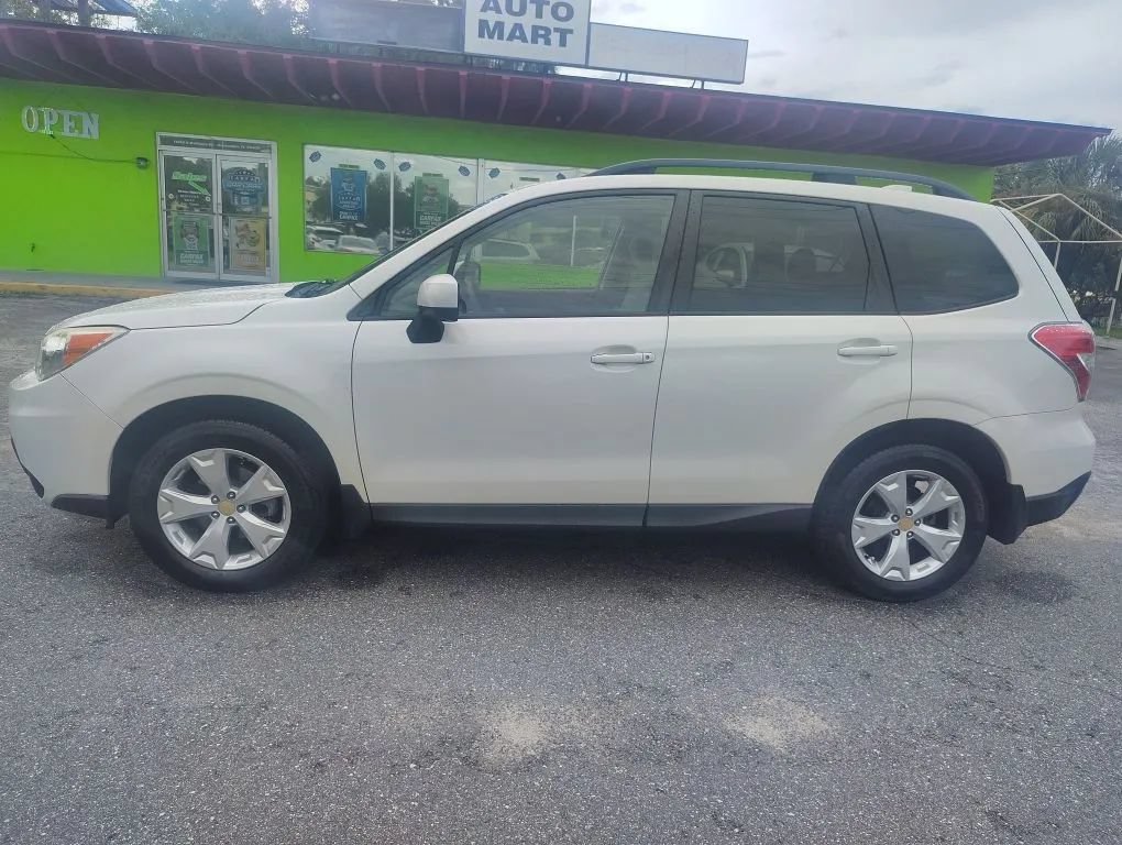 Used 2016 Subaru Forester 2.5i Premium w/ All-Weather Package AWD/4WD image 4