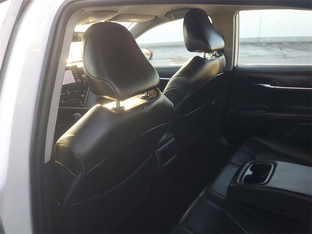 Certified 2021 Toyota Camry SE image 11