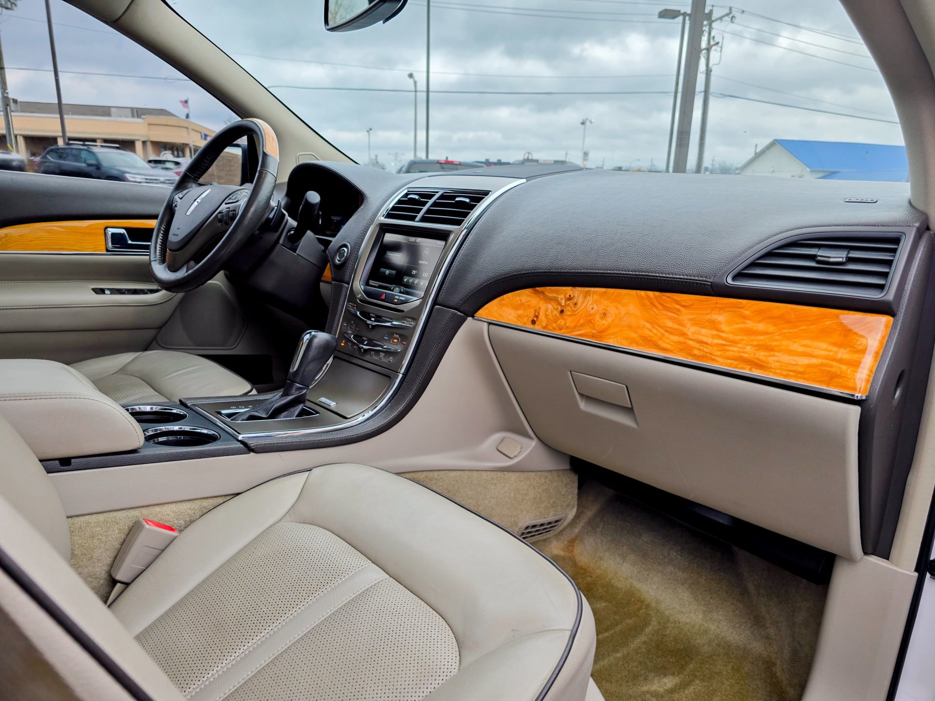 Used 2015 Lincoln MKX FWD w/ Equipment Group 102A image 14