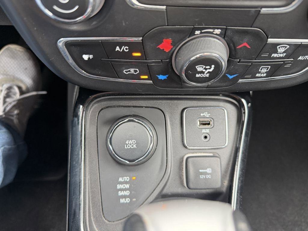 Used 2020 Jeep Compass Latitude FWD image 16