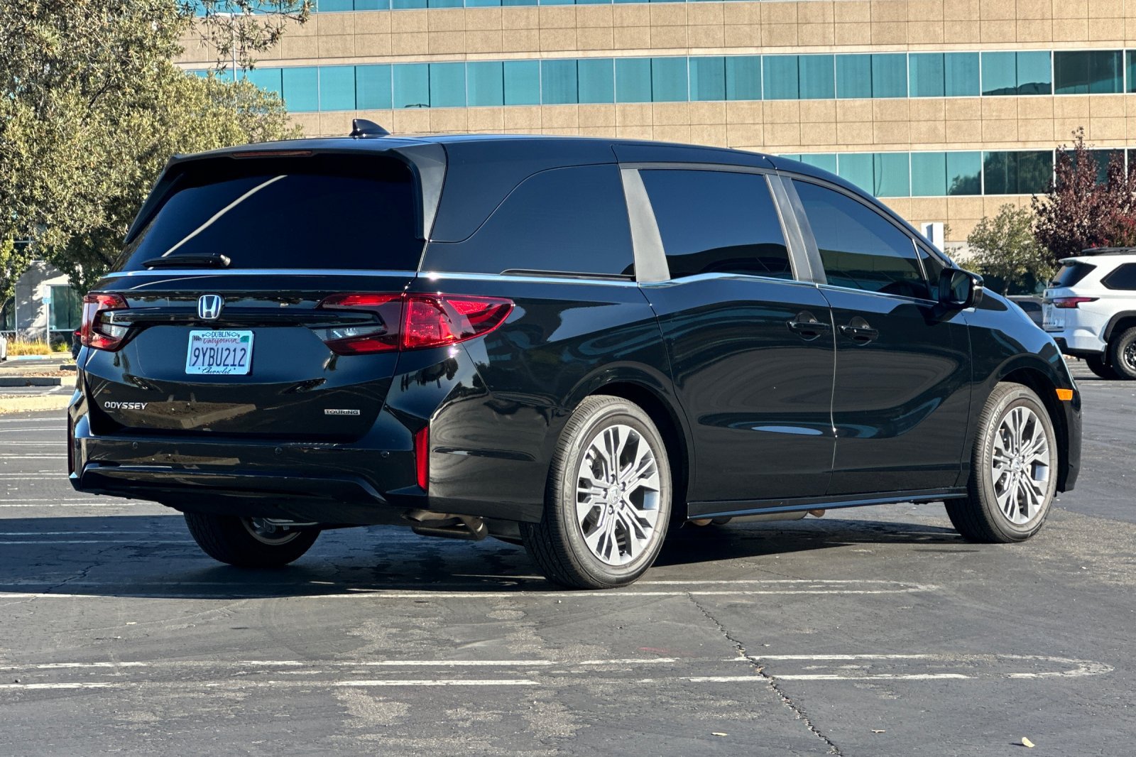 Used 2026 Honda Odyssey Touring image 4