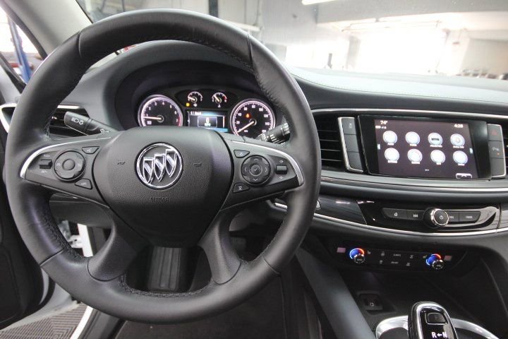 Used 2019 Buick Enclave Essence image 11