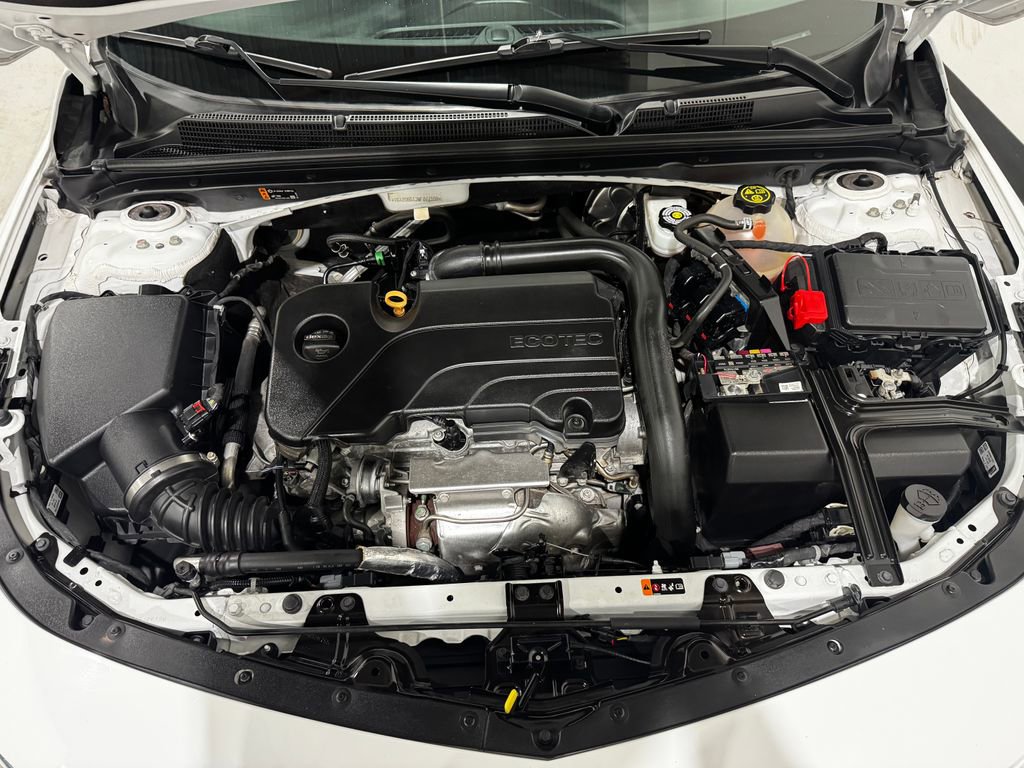 Used 2021 Chevrolet Malibu LT image 9