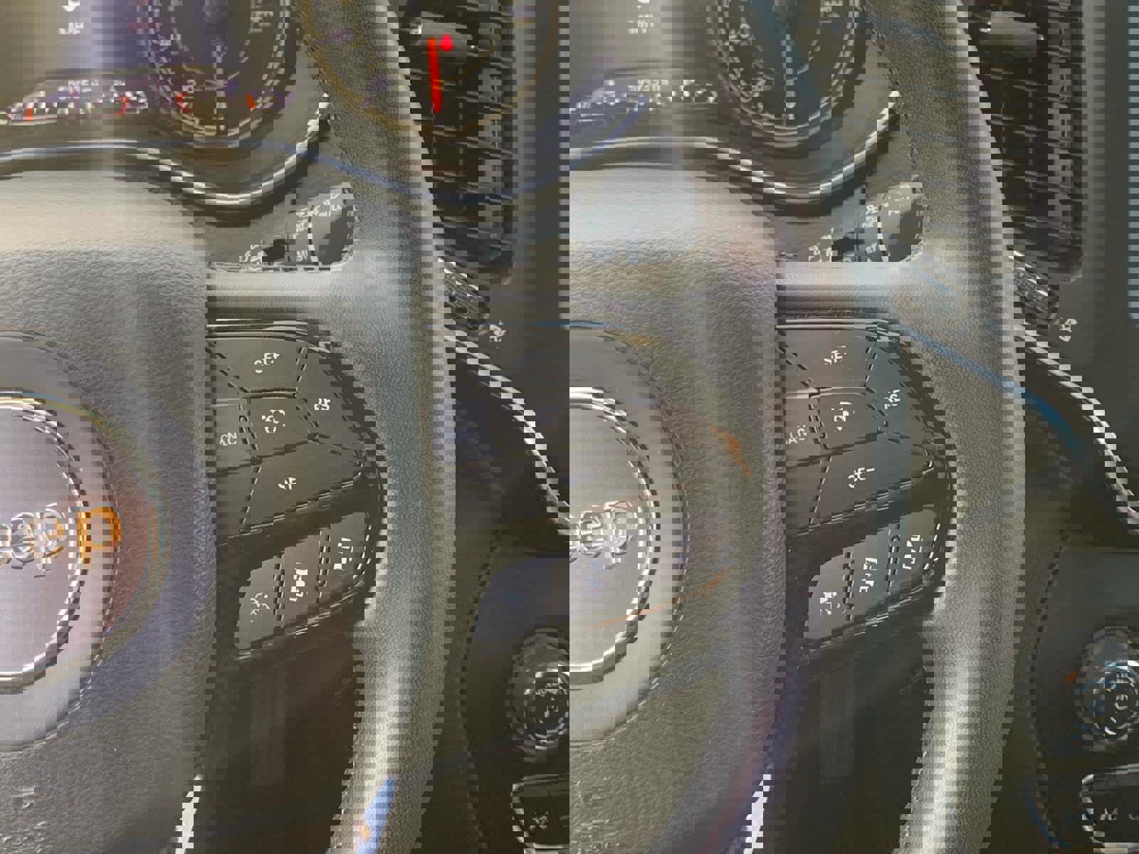 Used 2023 Jeep Cherokee Altitude Lux image 20