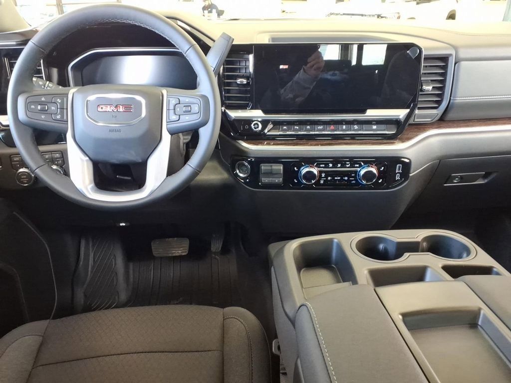New 2026 GMC Sierra 1500 SLE image 8