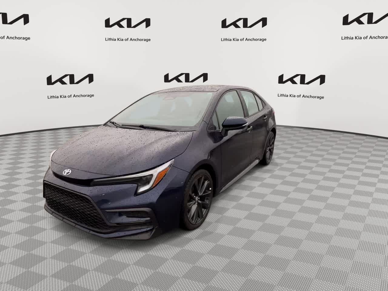 Used 2024 Toyota Corolla SE w/ SE Premium Package FWD image 3