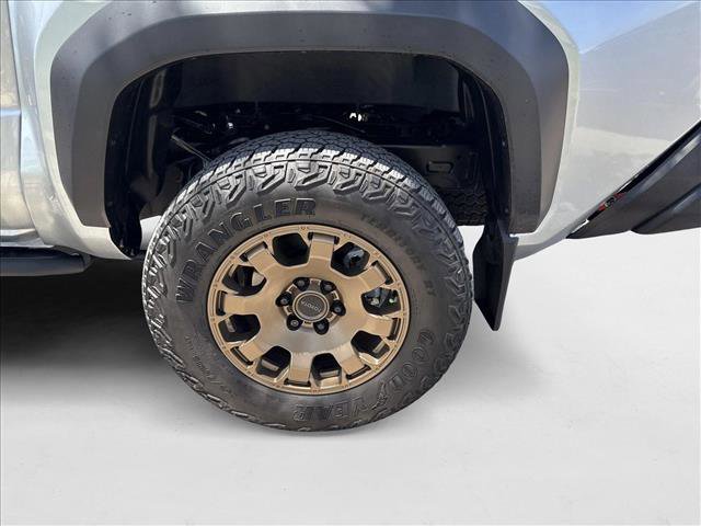 Used 2024 Toyota Tacoma 4x4 Double Cab Hybrid image 15