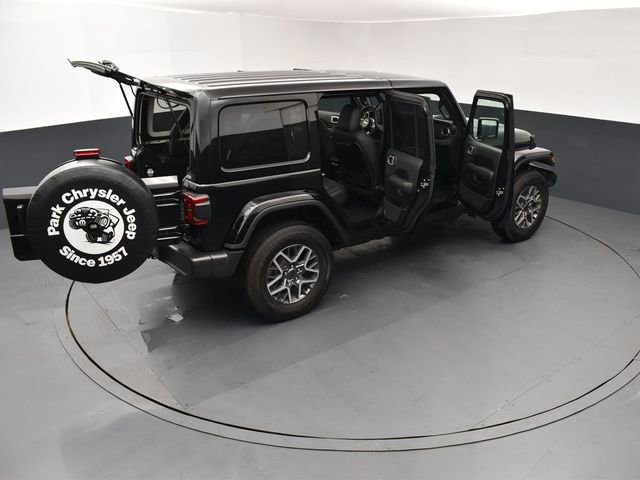 Used 2024 Jeep Wrangler Unlimited Sahara w/ Technology Group AWD/4WD image 30