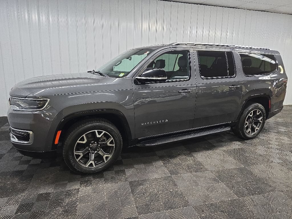 Used 2023 Jeep Wagoneer L Series III w/ Preferred Equipment Group AWD/4WD image 6