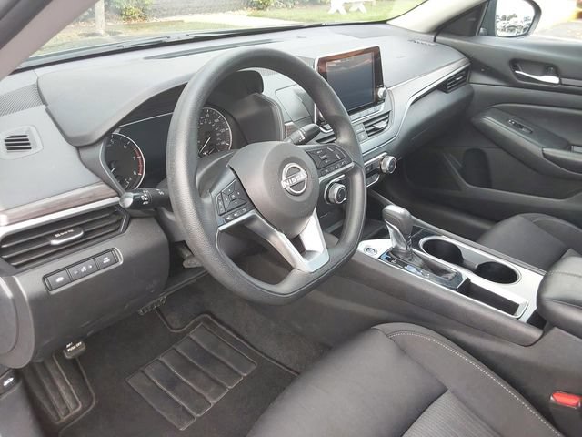 Used 2024 Nissan Altima 2.5 SV FWD image 13