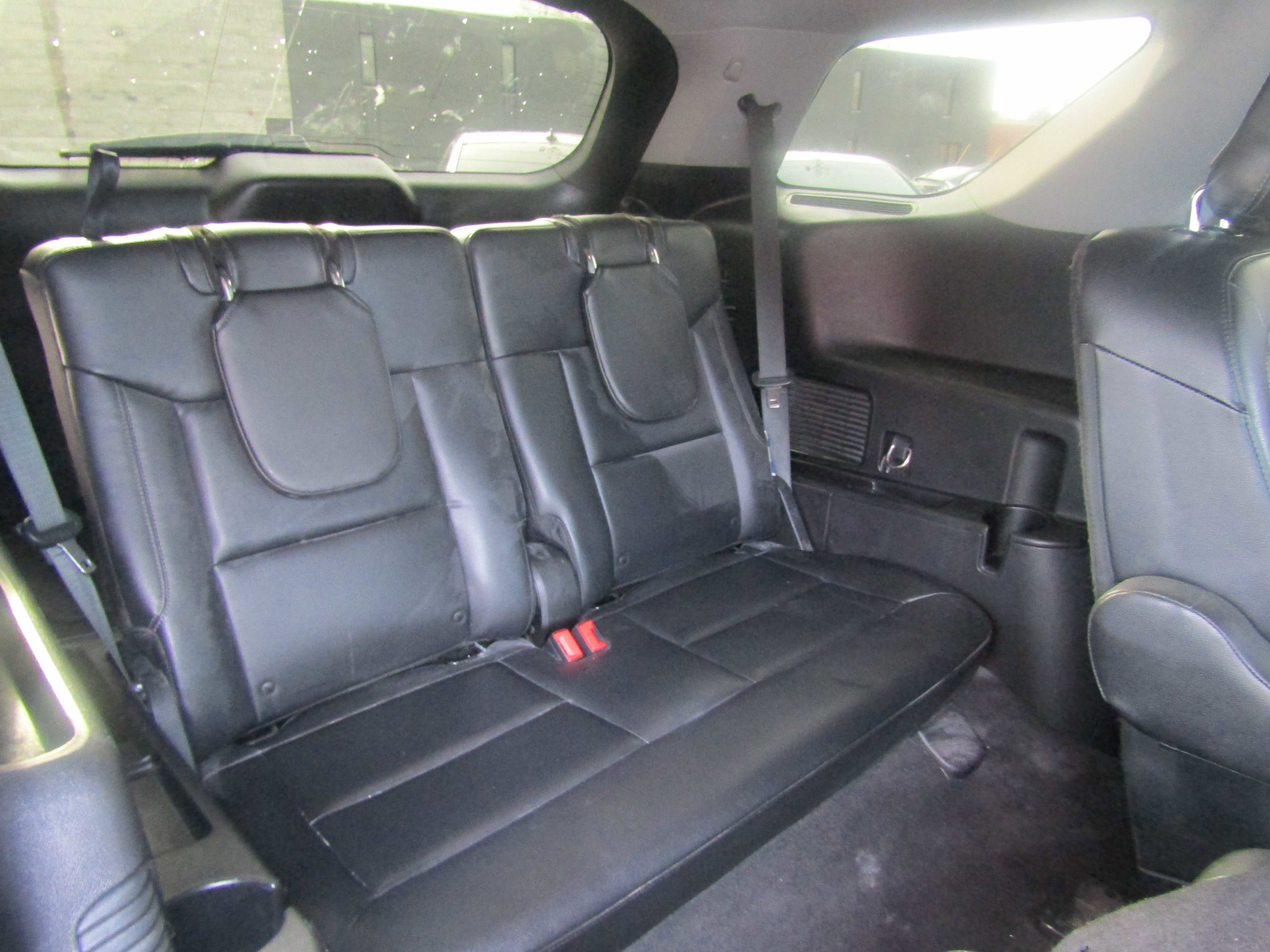 Used 2021 Ford Explorer XLT w/ Equipment Group 202A AWD/4WD image 26