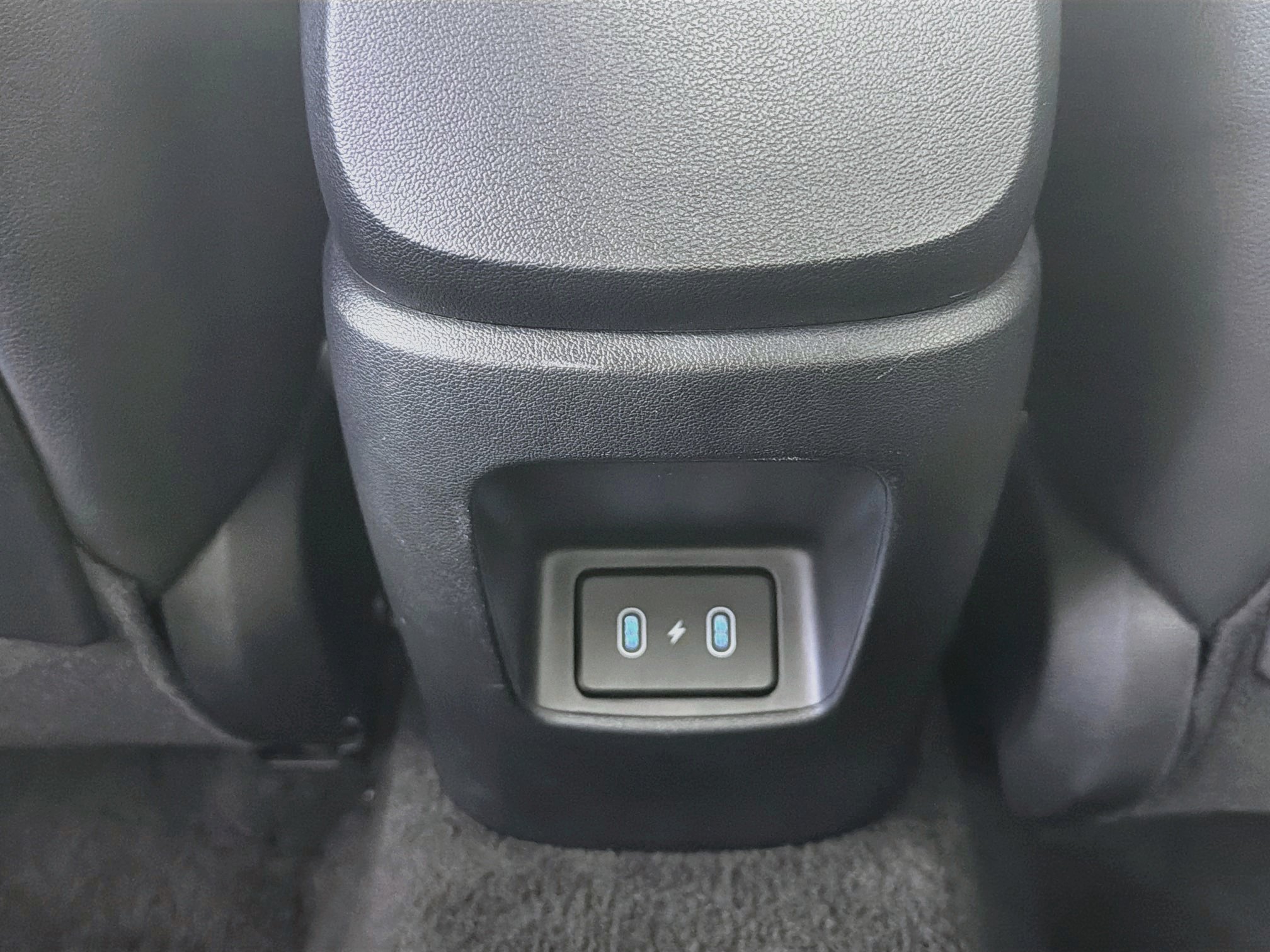 Used 2025 Hyundai Elantra Limited FWD image 29