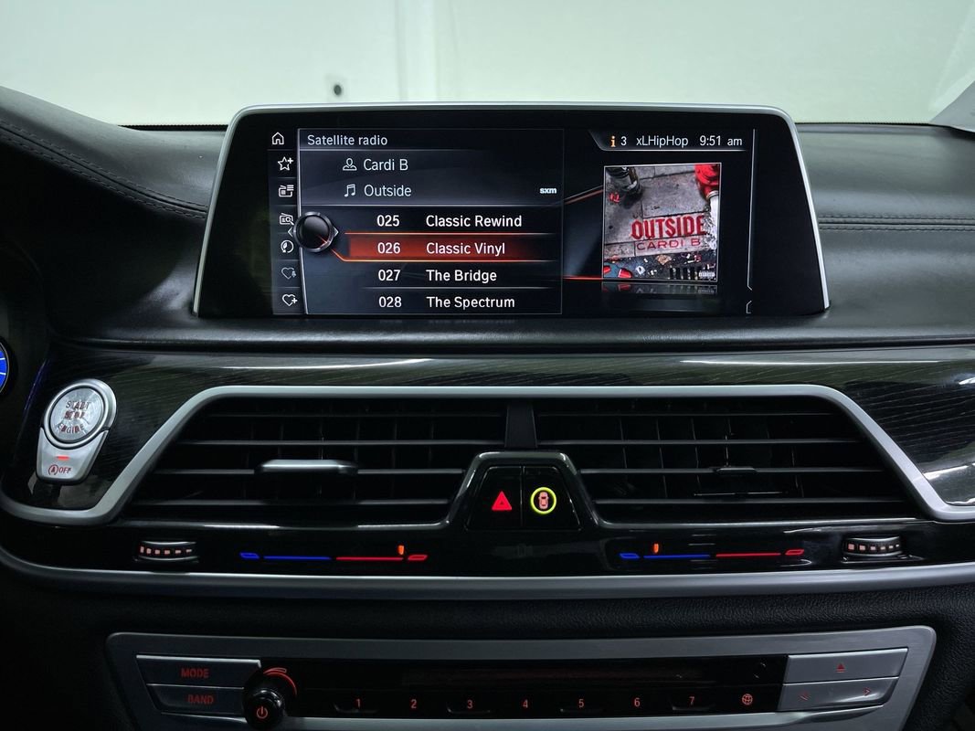 Used 2017 BMW 750i image 21