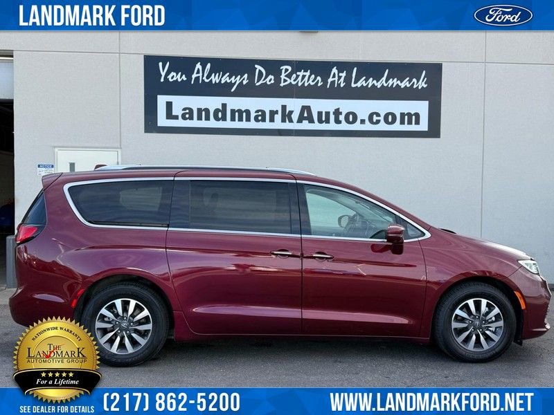 Used 2021 Chrysler Pacifica Touring-L image 1