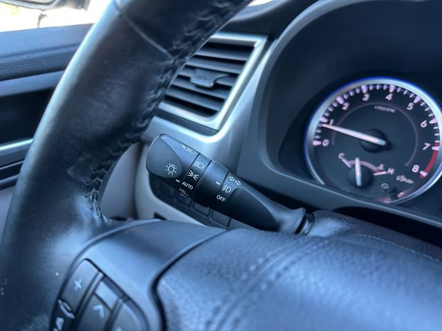 Used 2017 Toyota Highlander XLE image 25