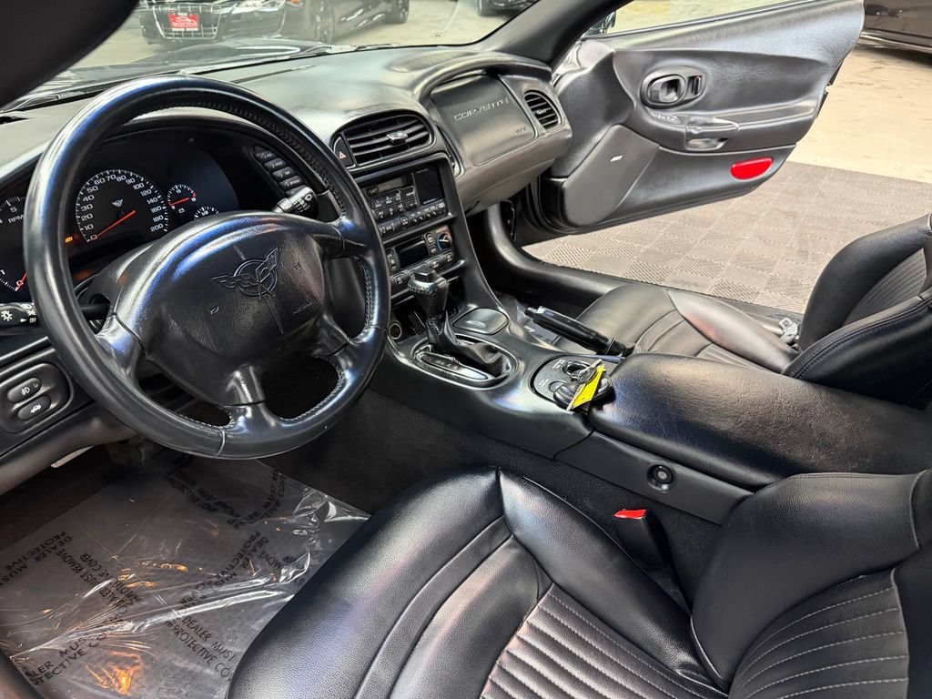 Used 2004 Chevrolet Corvette Convertible w/ Preferred Equipment Group RWD image 29