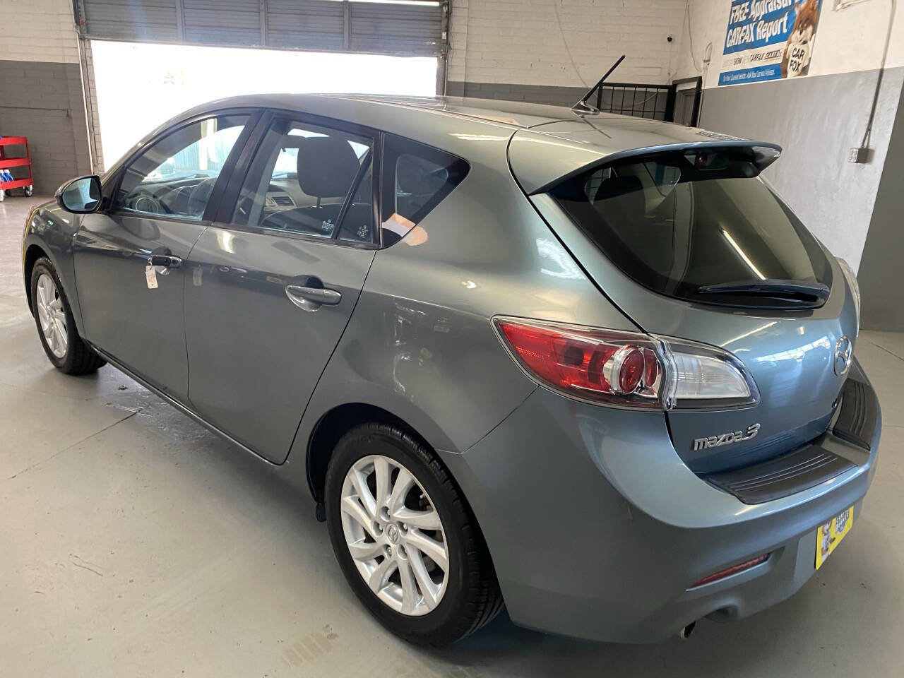 Used 2012 MAZDA MAZDA3 i Touring image 4