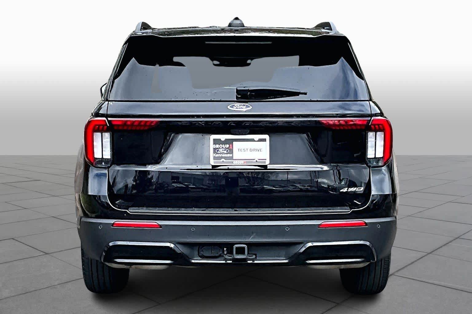 Certified 2025 Ford Explorer ST-Line AWD/4WD image 5