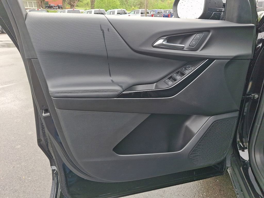 Used 2025 Chevrolet Equinox LT AWD/4WD image 12