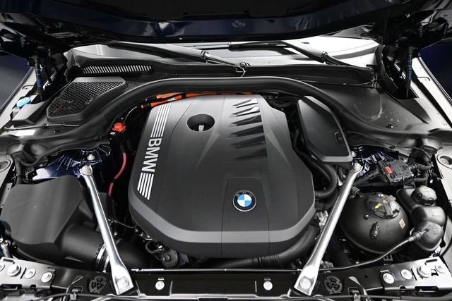 New 2027 BMW 550e xDrive AWD/4WD image 20