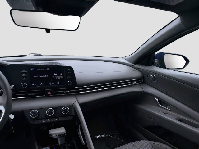 Certified 2025 Hyundai Elantra SE FWD image 23