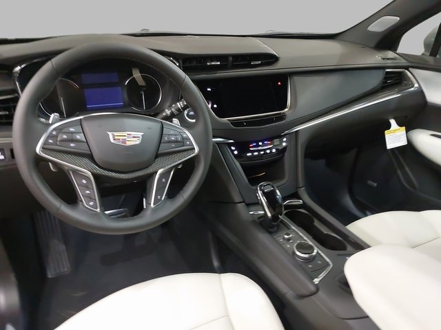Used 2025 Cadillac XT5 Sportv w/ LPO, Floor Liner Package image 16