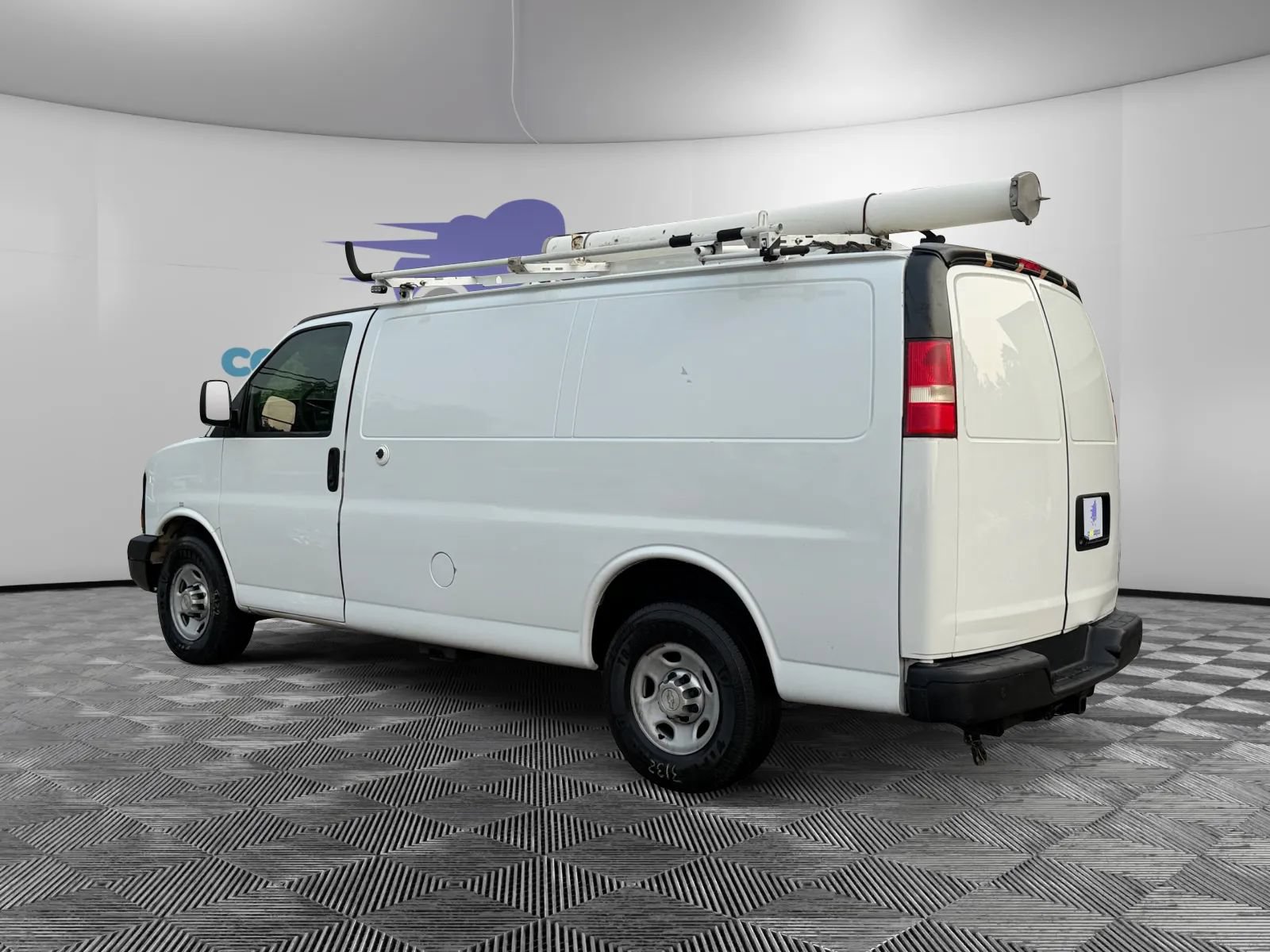 Used 2013 Chevrolet Express 2500 RWD image 4