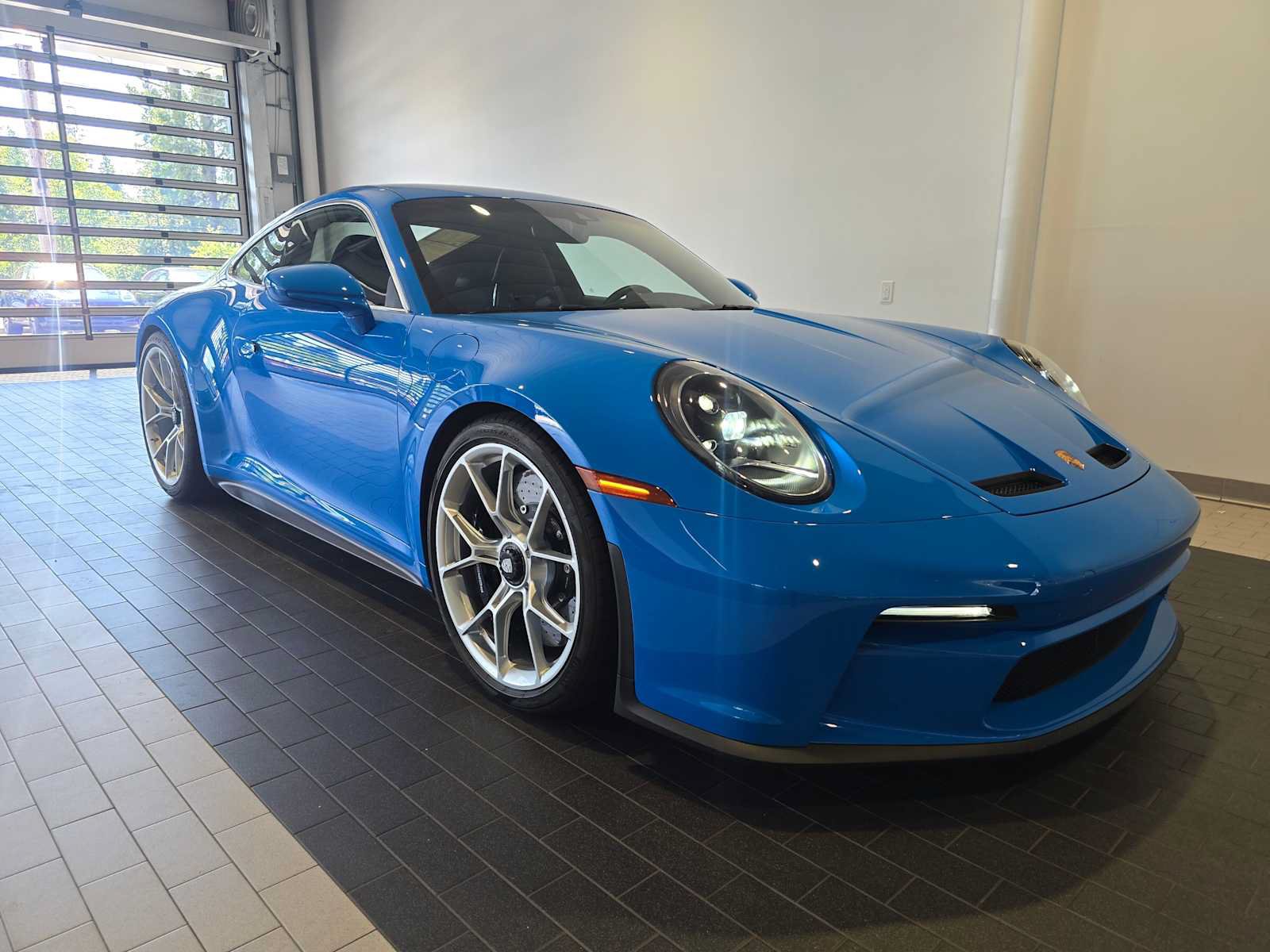 Used 2022 Porsche 911 GT3 RWD image 9